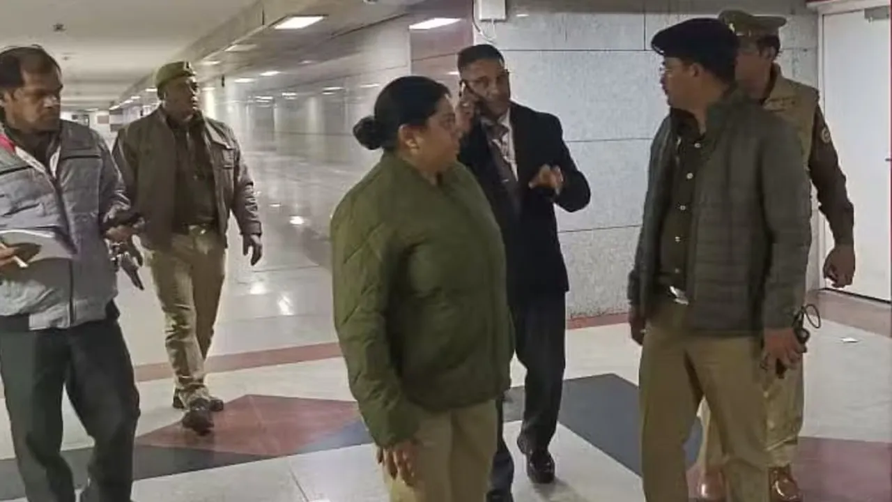लखनऊ: चारबाग रेलवे स्टेशन समेत 3 जगहों पर बम की धमकी से मचा हड़कंप, जानिए जांच में क्या मिला?