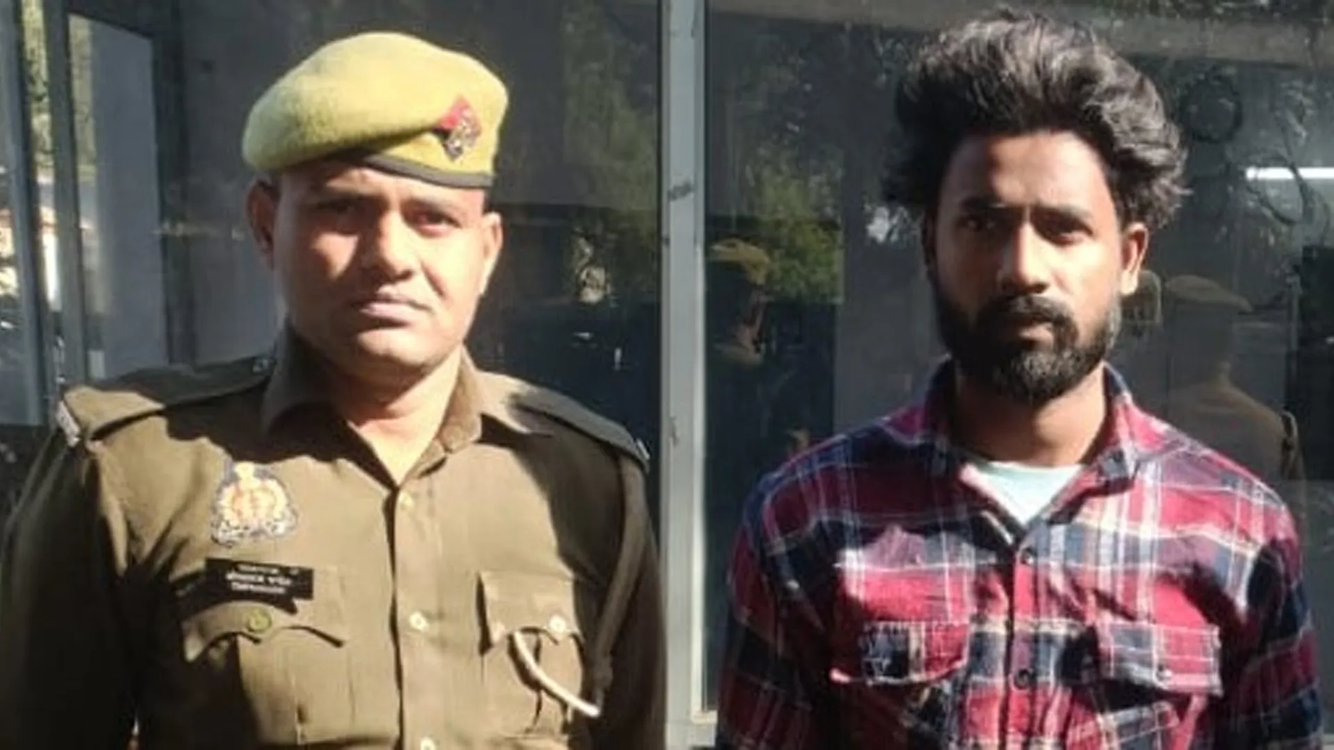 शाहजहांपुर: नौकरी का झांसा देकर बढ़ाई नजदीकियां, घर में घुसकर तमंचे के बल पर किया दुष्कर्म