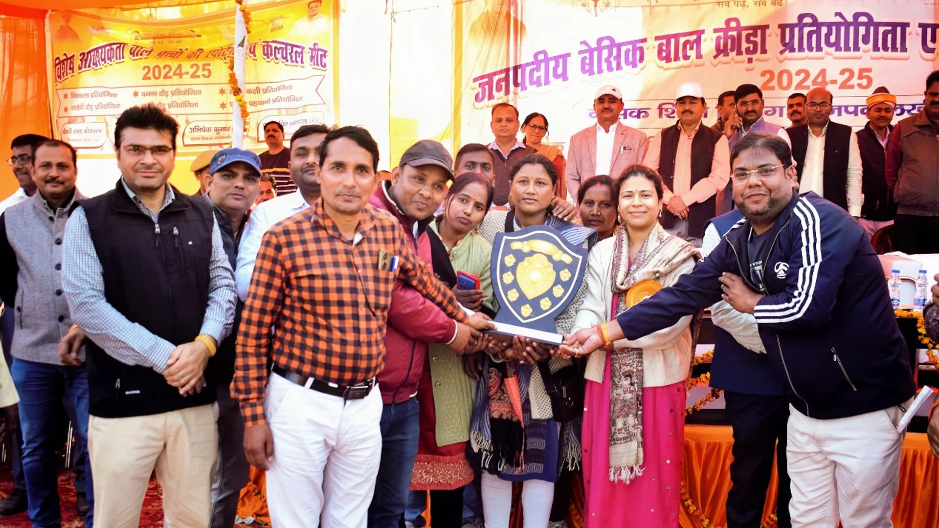 लखीमपुर खीरी : अव्यवस्थाओं के साथ संपन हुई खेल प्रतियोगिताएं, चैंपियन बना ब्लॉक पलिया