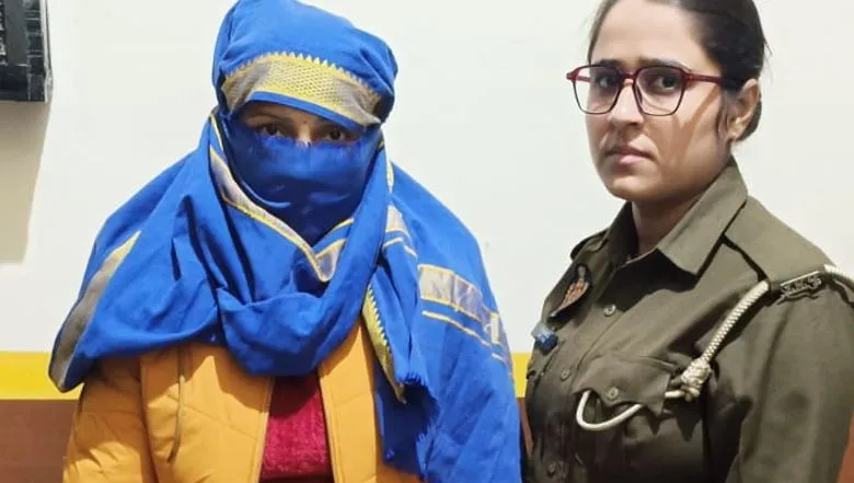 Bareilly: नग्न वीडियो बनाकर करती ब्लैकमेल, ममता का ऐसा जाल...प्रधान और दरोगा समेत कई लोग फंसे