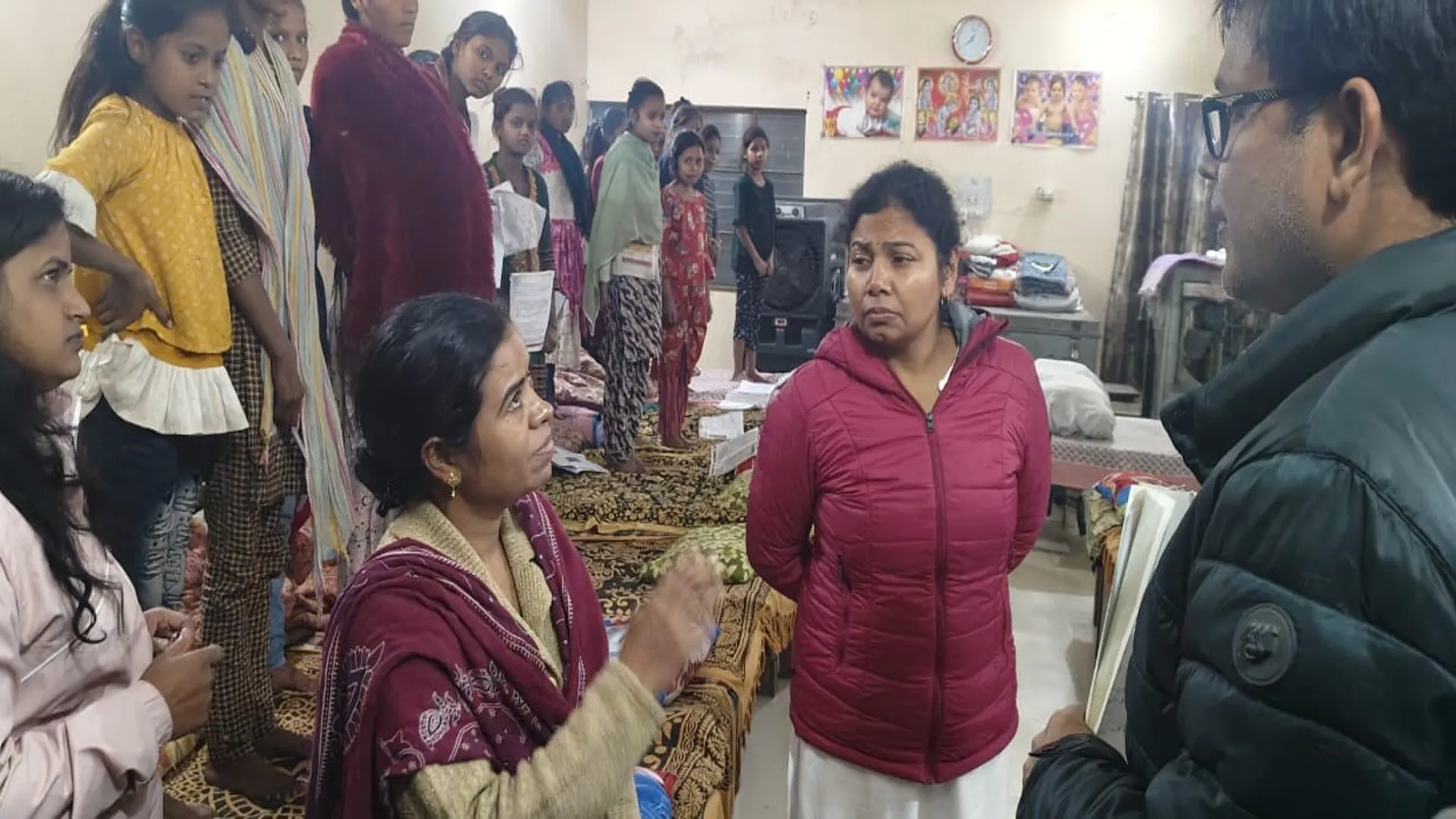 बदायूं: डीएम के निरीक्षण में खुली पोल...रात को फार्मासिस्ट के हवाले आश्रम पद्धति स्कूल