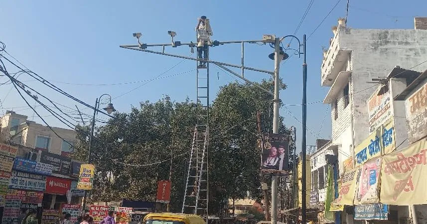 Bareilly: स्मार्ट सिटी में इधर-उधर ताक रहे हैं 260 सीसीटीवी कैमरे, गतिविधियां भी नहीं हो रहीं रिकॉर्ड 