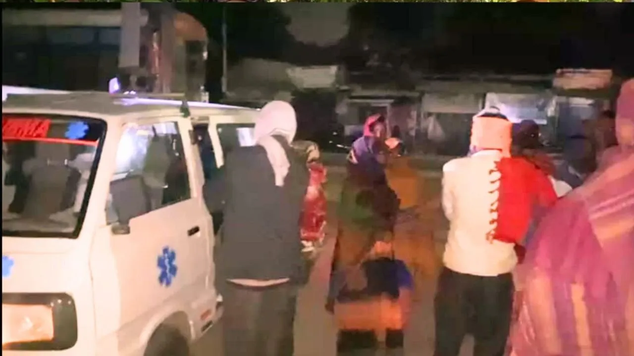 हरदोई: प्रसूता की मौत पर बवाल, शव कोतवाली के सामने रख कर हुआ कई घंटे हंगामा