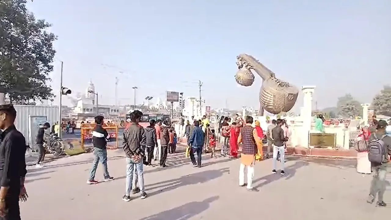 अयोध्या में तेजी से बदल रहा है मौसम, बढ़ी ठंड, बूंदाबांदी के आसार