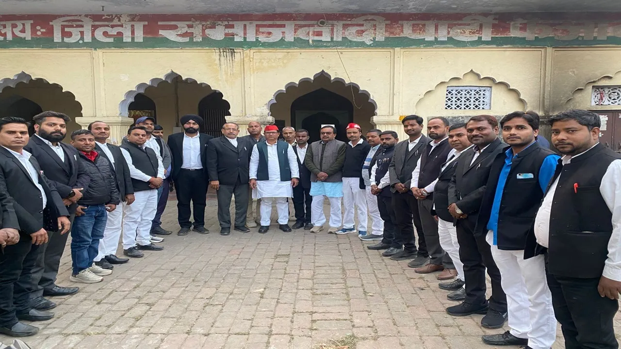 अयोध्या: समाजवादी अधिवक्ता सभा की बैठक में मिल्कीपुर उप चुनाव को लेकर हुई मंथन, जिलाध्यक्ष ने की यह अपील