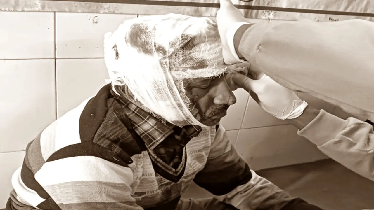 बहराइच: शिक्षक पर नाराज छात्रों ने चाकू से किया हमला, मेडिकल कॉलेज रेफर, जानें वजह