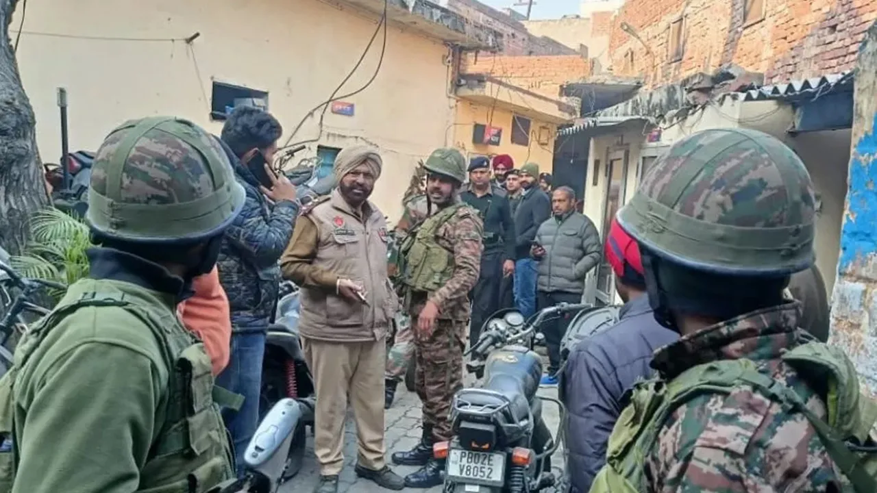 अमृतसर के इस्लामाबाद थाने में धमाका, इलाके में दहशत, इस गैंगस्टर ने ली जिम्मेदारी, जानें क्या बोली पुलिस