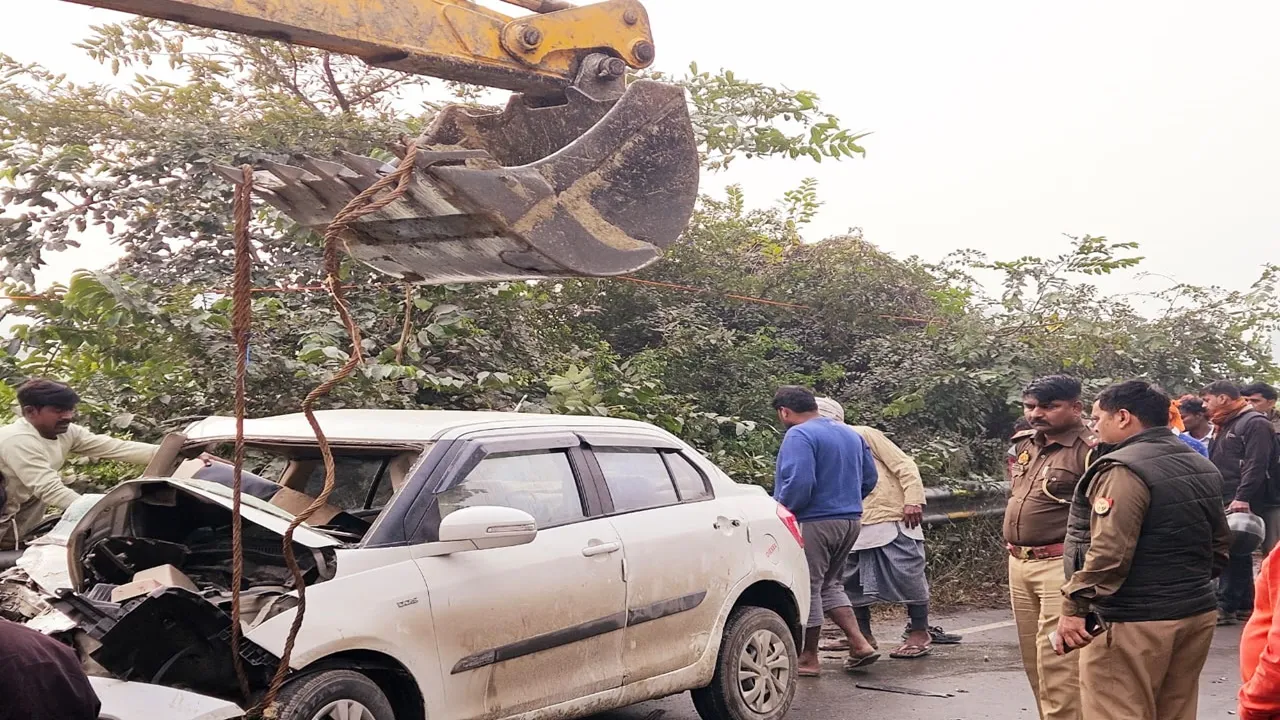 बाराबंकी: ट्रक की कार से टक्कर में दो लोगों की मृत्यु, दो घायल 