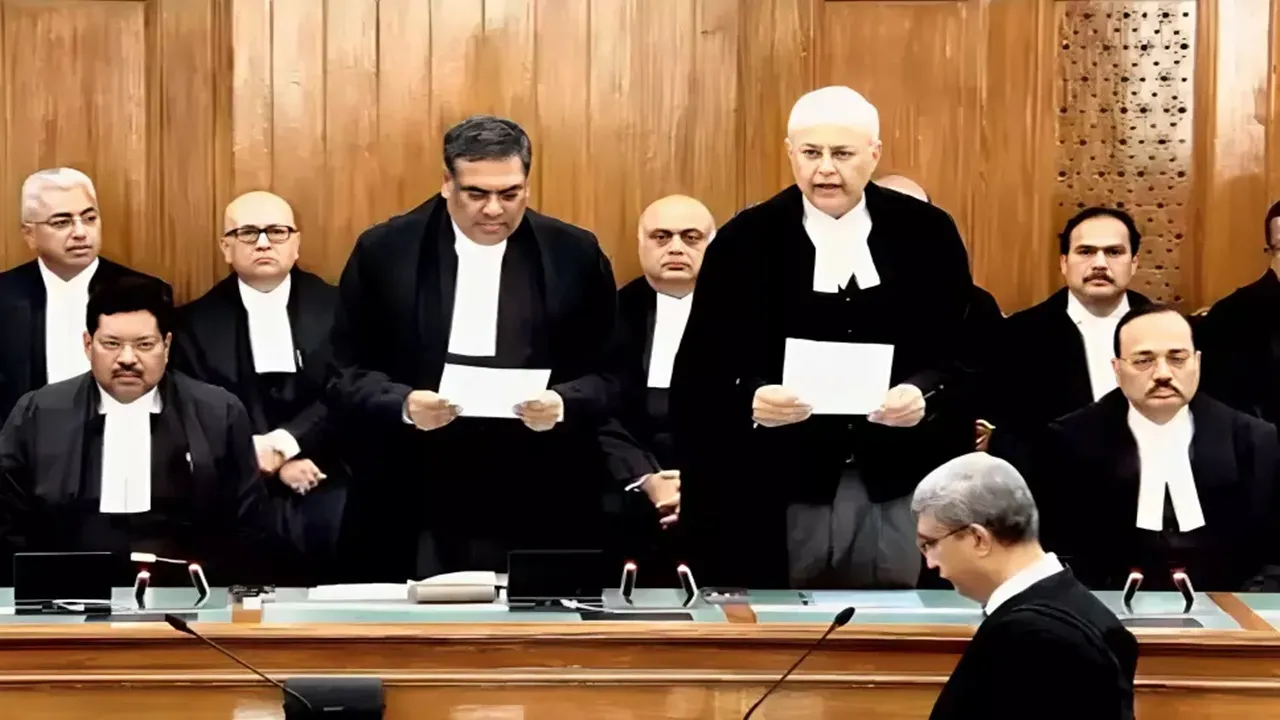 दिल्ली हाईकोर्ट के मुख्य न्यायाधीश मनमोहन बने सुप्रीम कोर्ट के जज, CJI खन्ना ने दिलाई शपथ