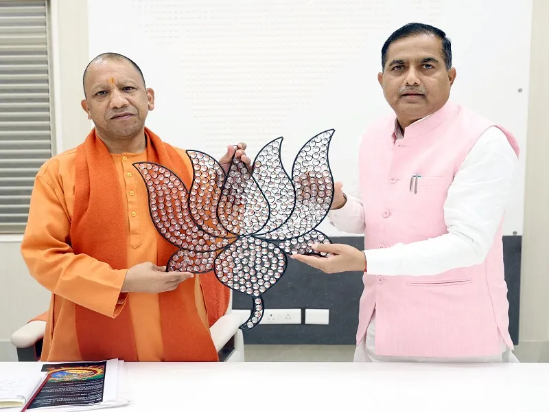 मुरादाबाद : सीएम योगी से मिले कुंदरकी के नव निर्वाचित विधायक रामवीर सिंह, बताईं जन समस्याएं 