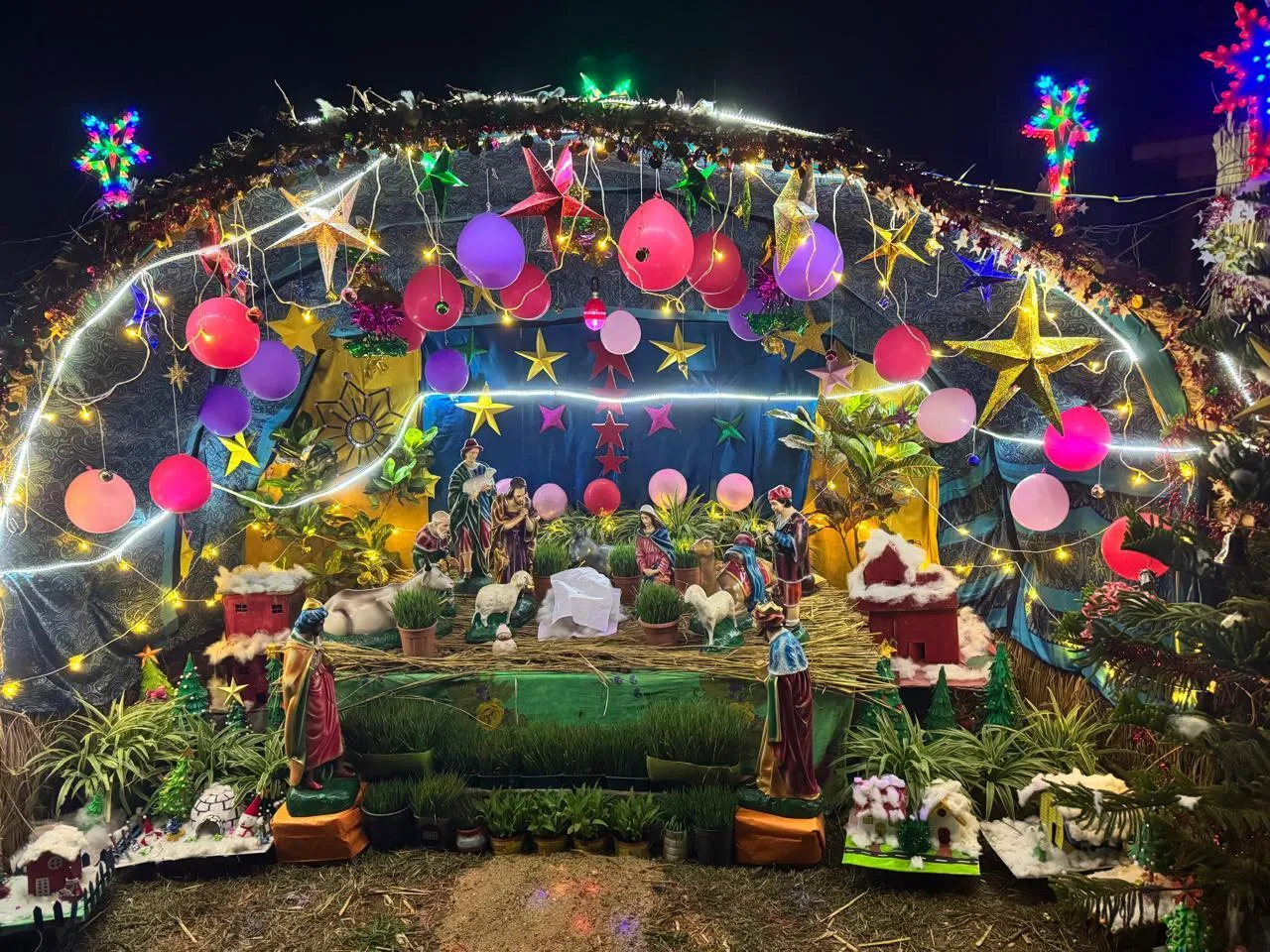 क्रिसमस के लिए सजे गिरिजाघर, देश की खुशहाली और तरक्की की होगी दुआ