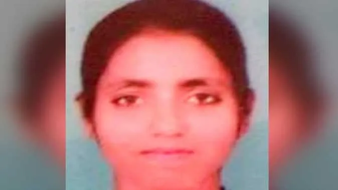 Bareilly: 'पापा मैं बड़ा अधिकारी बनकर दिखाऊंगी...', BSc की छात्रा ने क्यों की आत्महत्या? परिजन हैरान