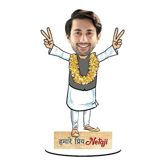 बैनर और होर्डिंग्स में लटके रह गए दावेदार, कैसे होगी अब नैया पार