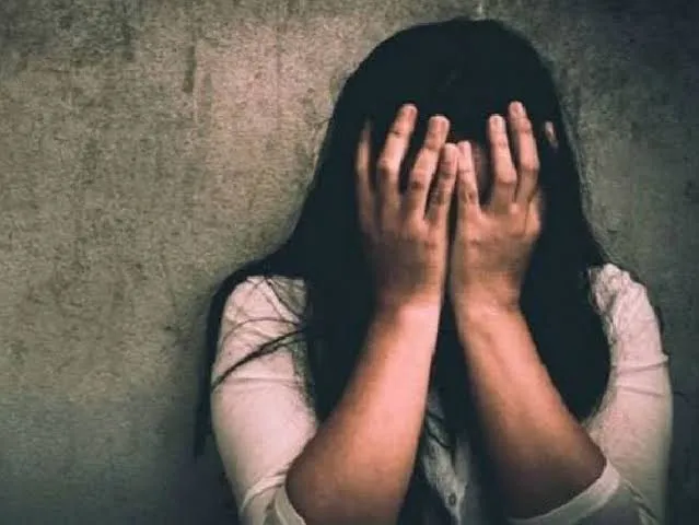 Kanpur में पीएसी सिपाही की नाबालिग बेटी से छेड़छाड़: स्कूल से लौटते समय घसीटा, जबरन निकाह और धर्म परिवर्तन का भी बनाया दबाव