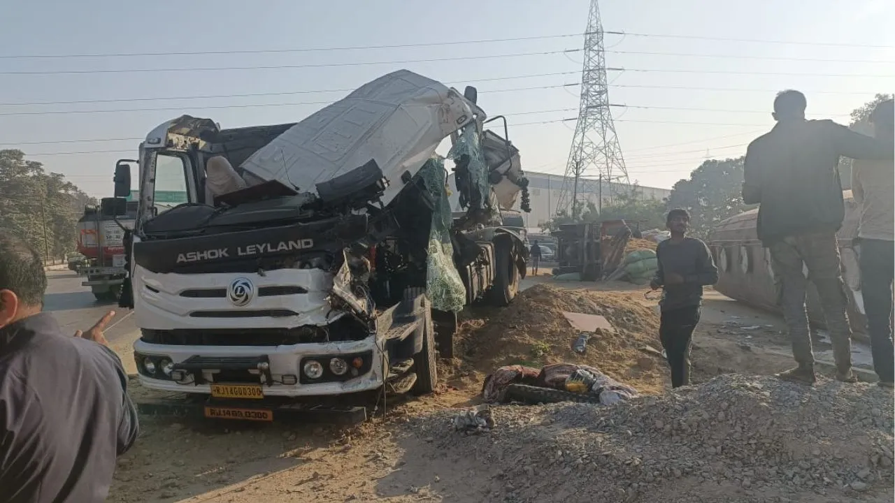 Kanpur: तेज रफ्तार बस अनियंत्रित होकर पलटी, कई यात्री घायल, पुलिस कर्मियों ने फंसे यात्रियों को बाहर निकाला, अस्पताल में कराया भर्ती