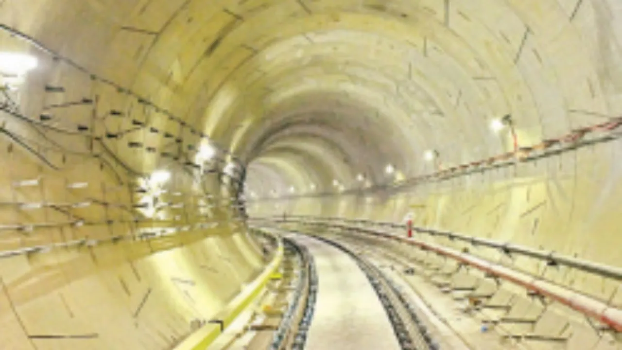 Kanpur: मेट्रो ने सेंट्रल तक लगाया थर्ड रेल सिस्टम, यूपीएमआरसी के अधिकारियों ने बताई सिस्टम की ये विशेषता...