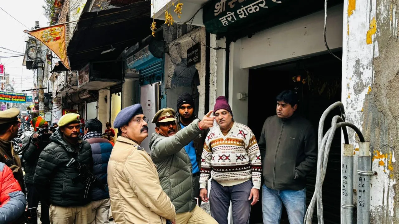 Kanpur Nawabganj Theft