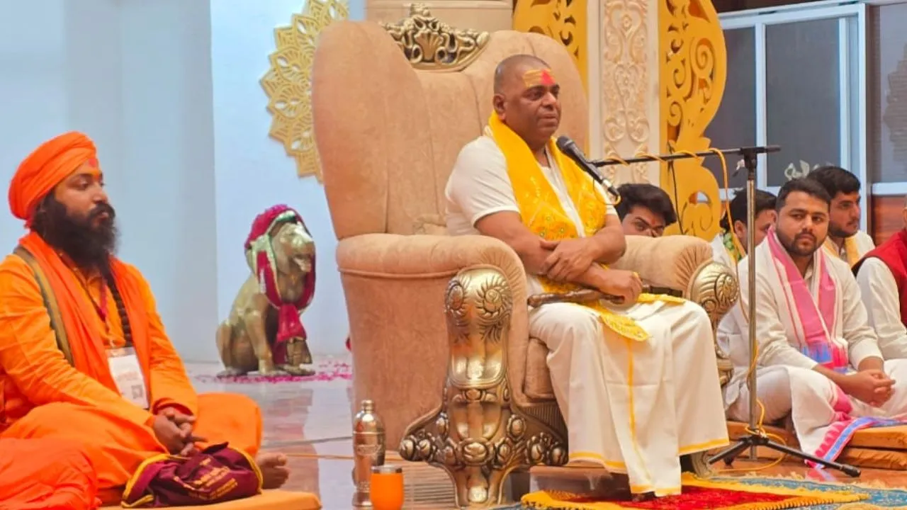 कानपुर में करौली शंकर महादेव बोले- आप धर्म की रक्षा कीजिए, धर्म आपकी रक्षा करेगा...