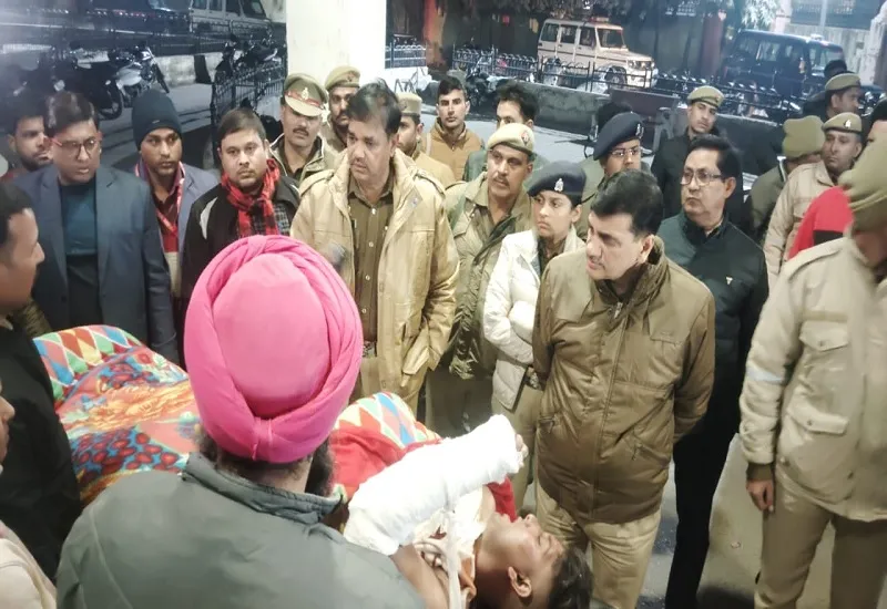 रामपुर में यूपी डायल 112 की गाड़ी पलटी, महिला सिपाही की मौत...3 पुलिसकर्मी घायल