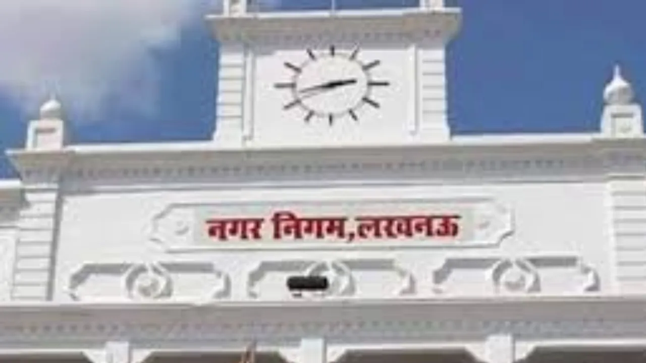 नगर निगम के पड़ाव घरों से कूड़ा बीनने का उठता है ठेका, निरीक्षक और कर्मचारियों की मिलीभगत