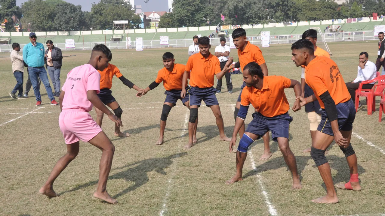 लखनऊः दौड़, कबड्डी और वॉलीबॉल में छात्रों का बेहतरीन प्रदर्शन, राज्य स्तरीय खेलकूद प्रतियोगिता की हुई शुरुआत