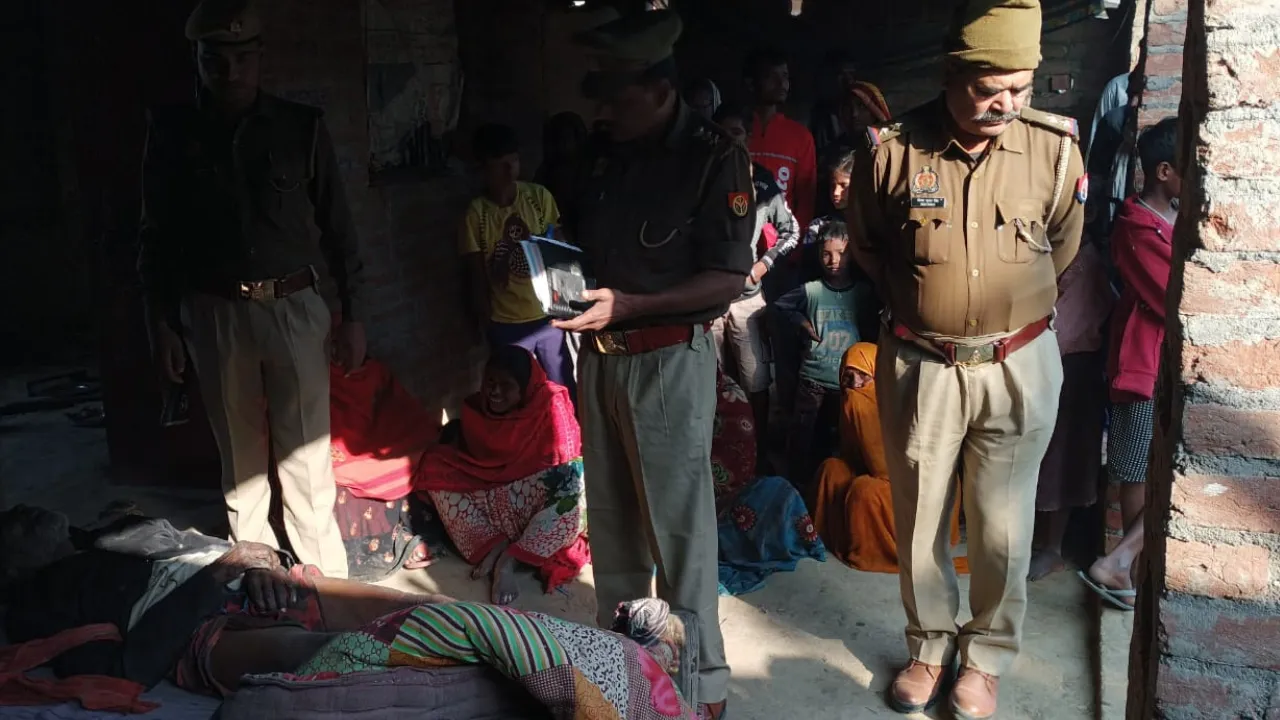हरदोईः बरामदे में मिला बुजुर्ग का शव, चाचा और चचेरे भाइयों पर लगा हत्या का आरोप