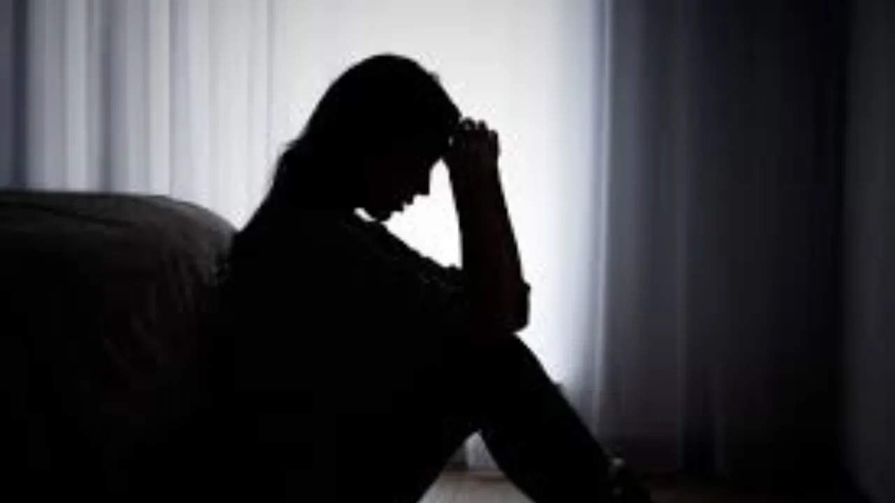 IAS बनकर जज की बेटी को फंसाया, पोल खुलने पर वॉयरल की फोटो, एसिड अटैक की दी धमकी