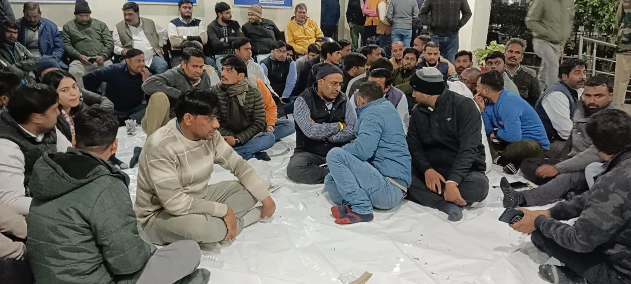 बाराबंकी: जमीन की पैमाइश के नाम पर घूस लेते लेखपाल को एंटी करप्शन टीम ने दबोचा