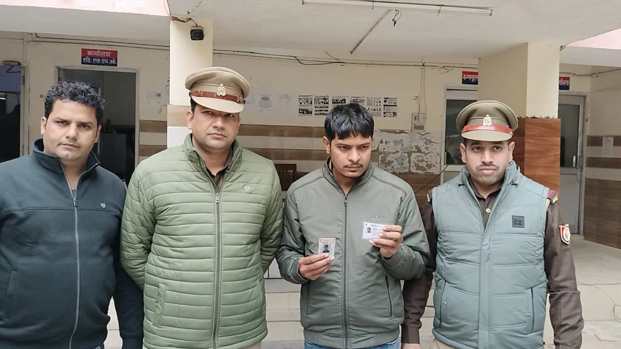 मुरादाबाद: मुन्ना भाई गिरफ्तार, दूसरे के स्थान पर दे रहा था परीक्षा