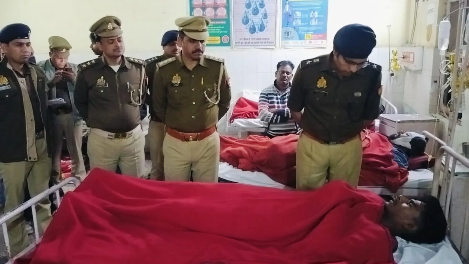 गोंडा: पुलिस व लुटेरों के बीच मुठभेड़, गोली लगने से एक बदमाश घायल 