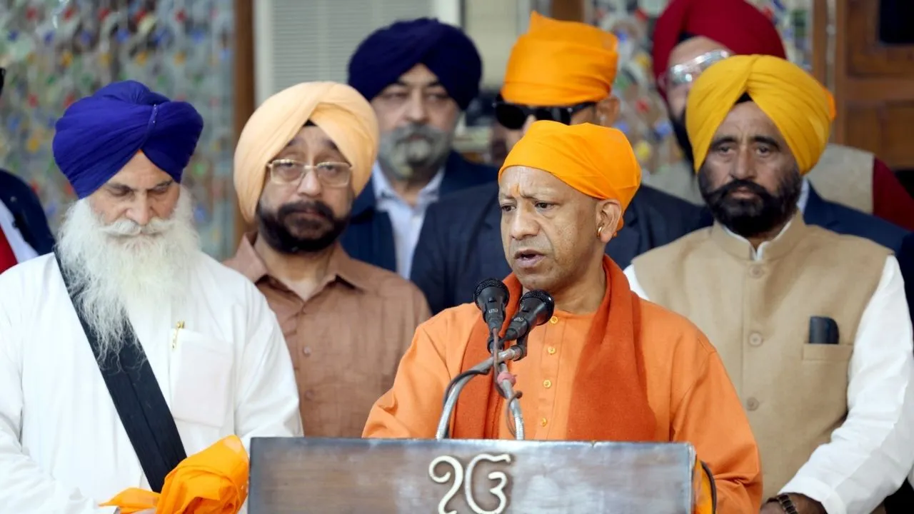 इतिहास हमारी गलतियों के परिमार्जन का अवसर दे रहा है, एकजुट रहना होगा, गुरु तेग बहादुर के बलिदान दिवस पर बोले सीएम योगी
