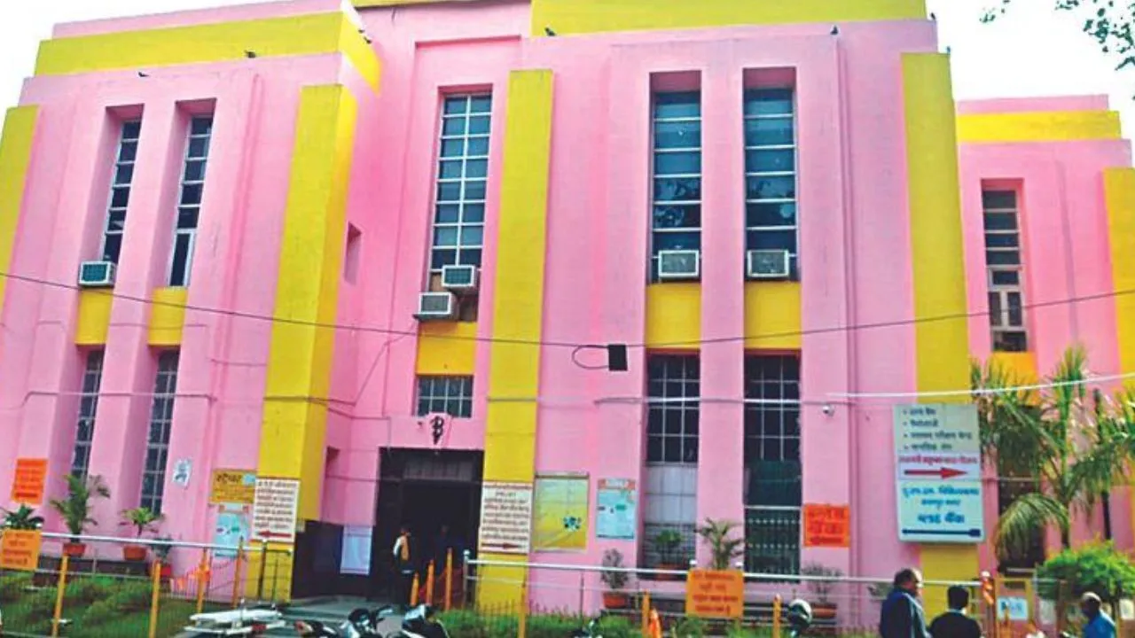 कानपुर के उर्सला हॉस्पिटल में फायरिंग: ICU के एक्जिट गेट को पार करते हुए नर्सिंग स्टेशन पर गिरी बुलेट, मची अफरातफरी, अज्ञात पर FIR दर्ज