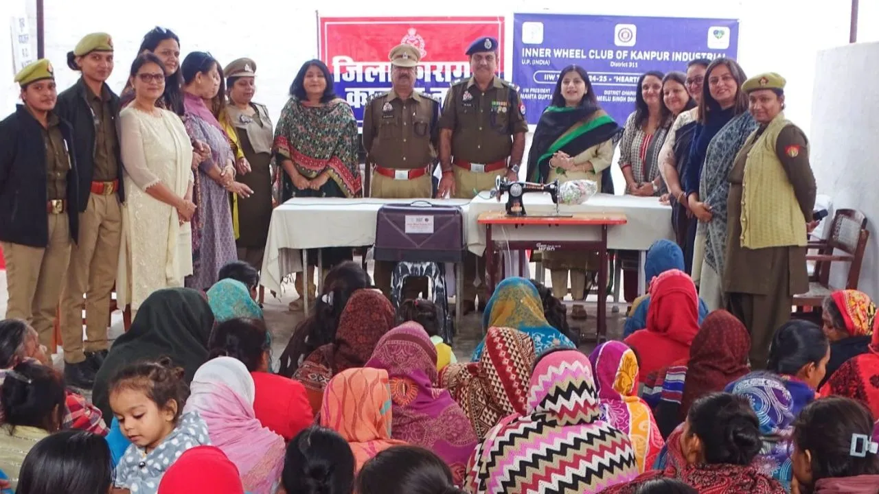 कानपुर में जॉब वर्क के लिए महिला बंदियों के मिली सिलाई मशीनें: इनरव्हील क्लब की सदस्यों ने जेल में की भेंट 