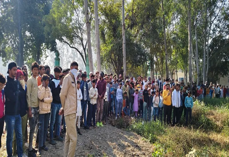 Moradabad News : कब्र से 50 दिन बाद निकाला गया ड्राइवर का शव, पिता ने लगाया था हत्या का आरोप