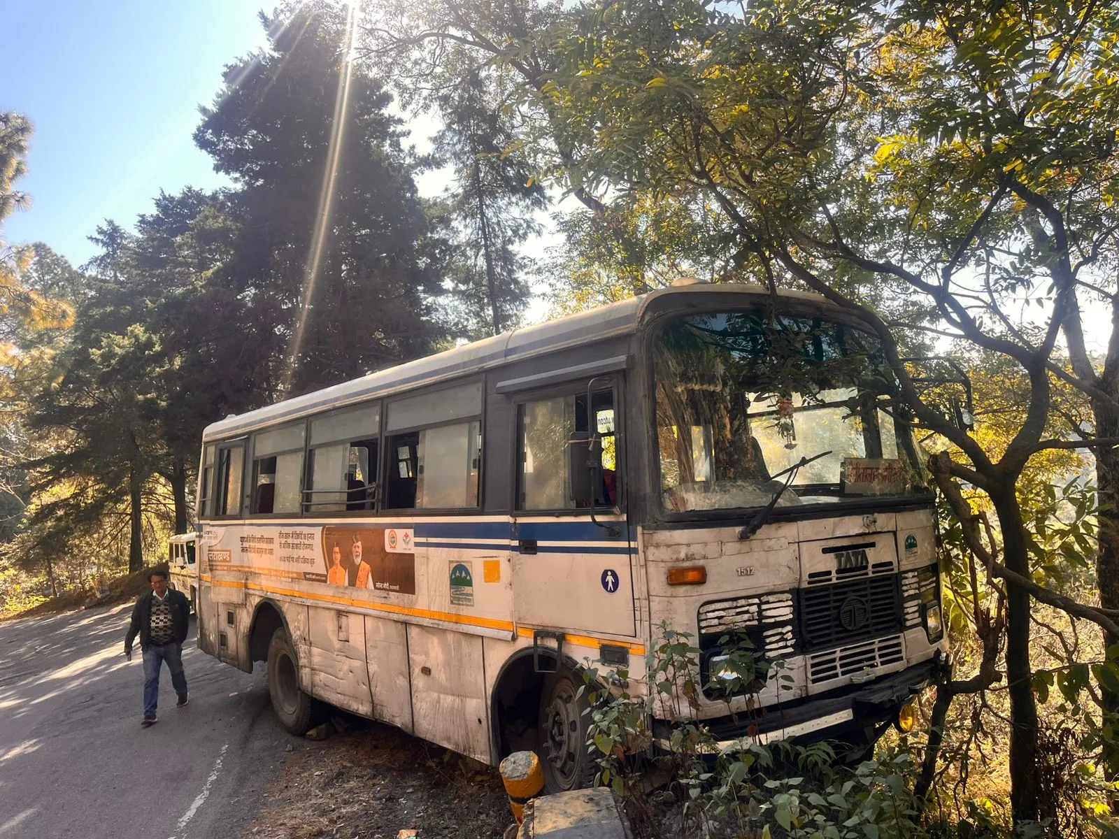 चलती रोडवेज बस का स्टेयरिंग लॉक, बाल-बाल बचे यात्री 