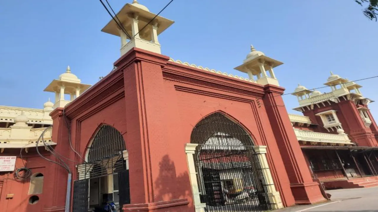 लखनऊ: सिविल कोर्ट में दो पक्षों में विवाद, जमकर हुई मारपीट 