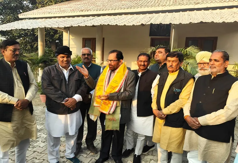संसद में पीएम मोदी का विज्ञापन कर रहा विपक्ष, सांप्रदायिक फसाद में सियासी मफाद तलाश रहे लोग : नकवी 