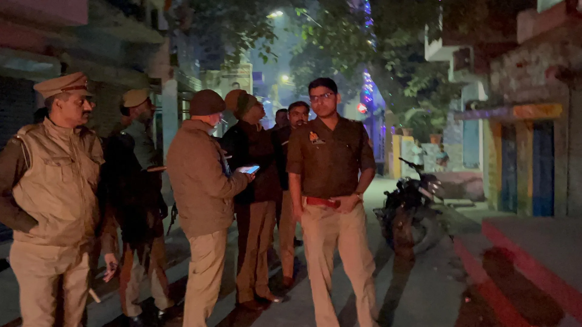 बरेली: जोगी नवादा चावल मंडी में फायरिंग, महिला अधिवक्ता के पति और परिजनों पर चलाईं गोलियां