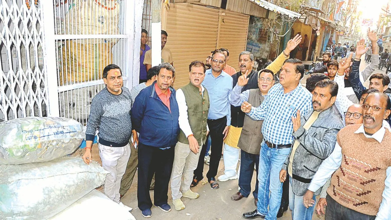 बर्तन बाजार छापेमारी