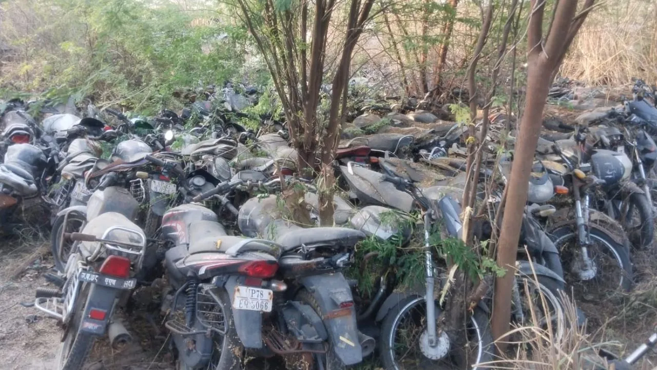 कानपुर में ऑपरेशन क्लीन में थानों में खड़े वाहनों की होगी नीलामी: फर्स्ट फेज में आठ थानों में चलेगा अभियान, गंदगी होगी साफ 