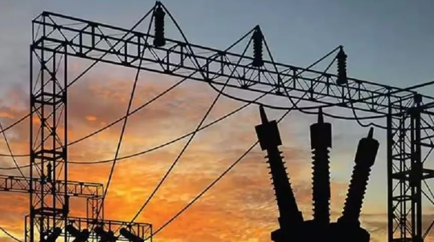 महीनों से दौड़ रहे उपभोक्ता, नहीं मिल रहा बिजली कनेक्शन, कॉरपोरेशन के 3, 7 और 15 दिन में कनेक्शन देने की योजना हुई हवा हवाई