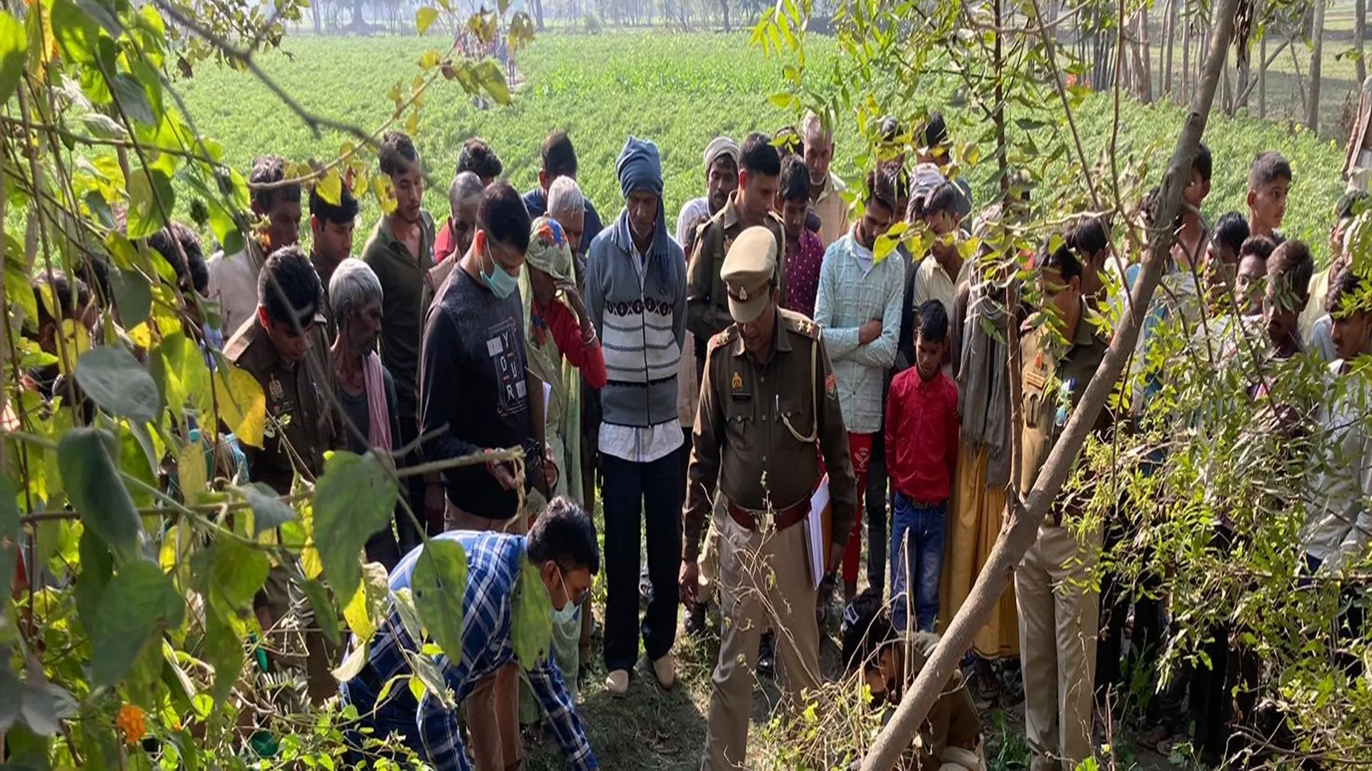 बदायूं: खेत में मिला महिला का शव, रेप के बाद हत्या की आशंका