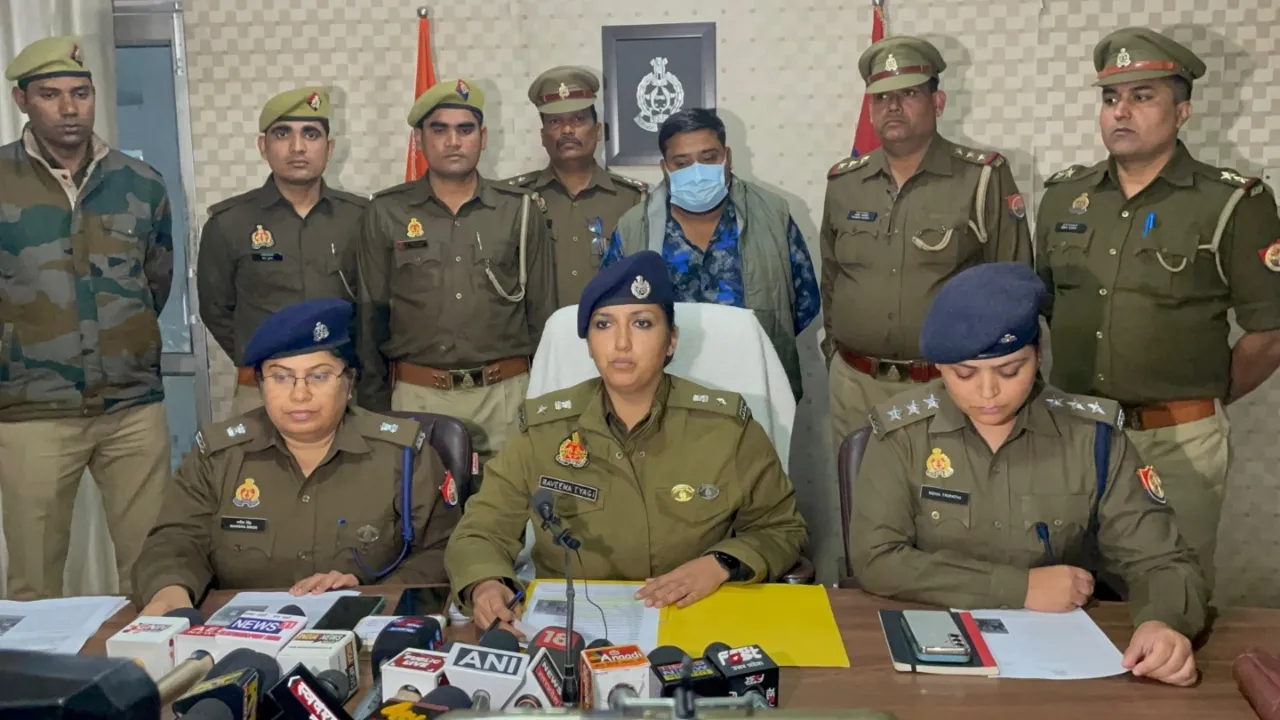 ज्वैलर्स के मुनीम ने गढ़ी थी लूट की फर्जी कहानी : ननिहाल से बरामद किया दो करोड़ का सोना