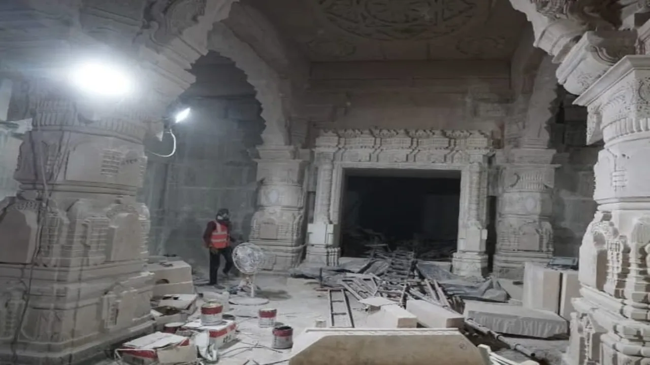 Ayodhya News : राम मंदिर में बन रहा पुस्तकों का संग्रहालय, रखी जायेंगी अलग-अलग भाषा की  रामायण