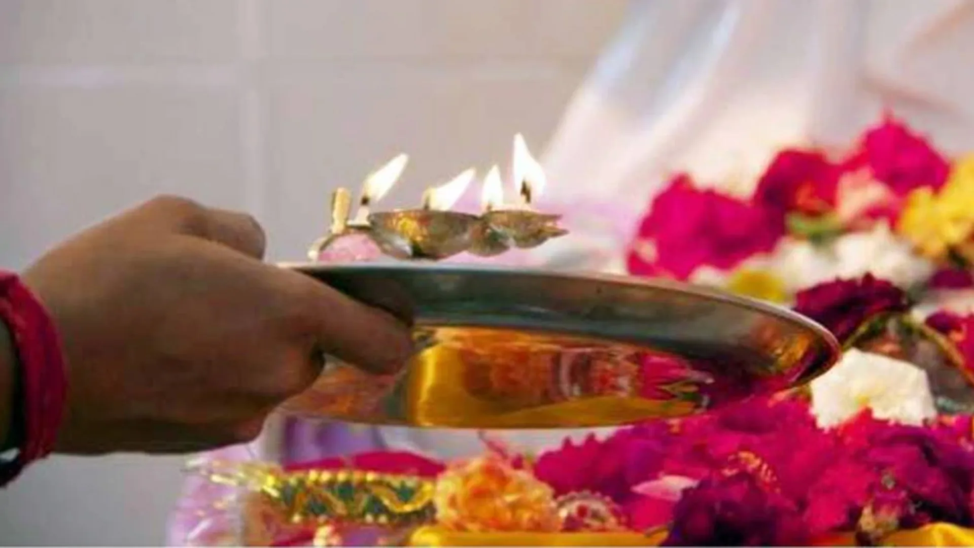 रामपुर : ग्रामीणों ने लगाया धार्मिक स्थल में पूजा से रोके जाने का आरोप, हंगामा