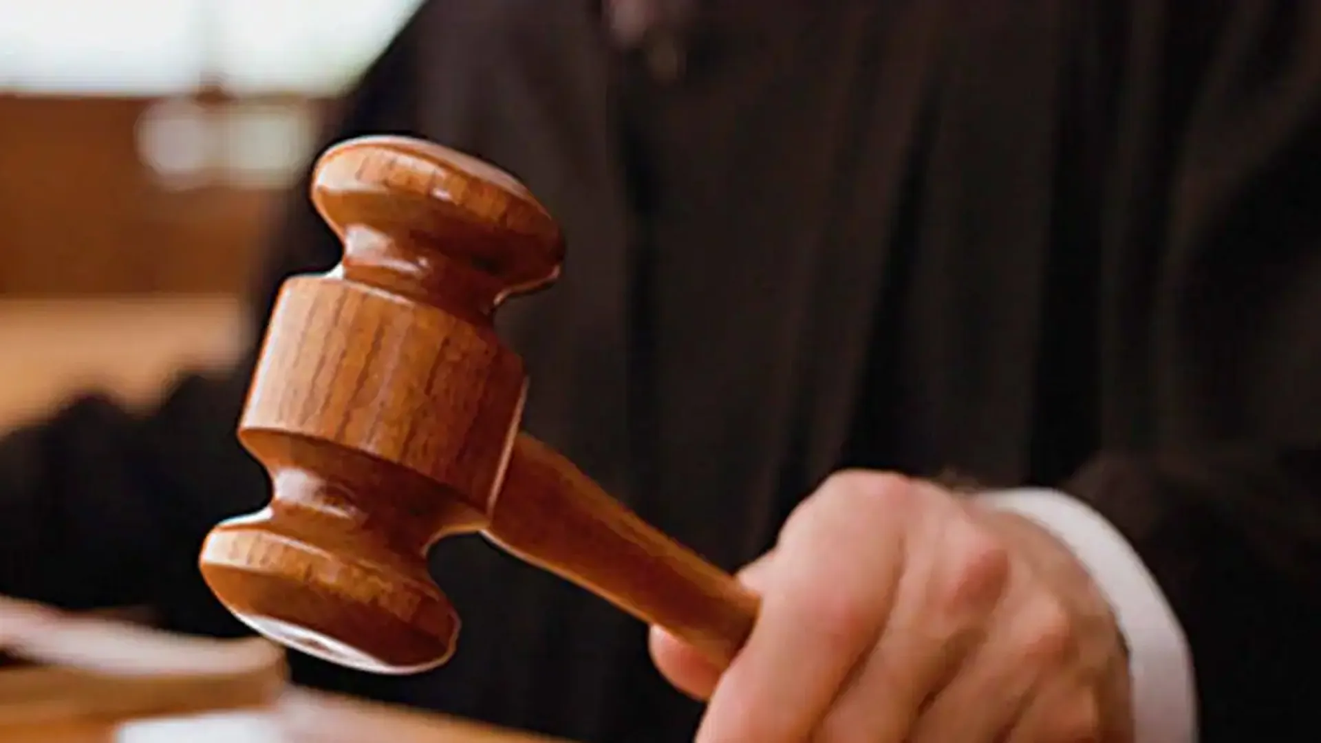 पीलीभीत: अभिरक्षा से अभियुक्त के भागने के मामले में तीन पुलिसकर्मी दोषमुक्त...दस साल पुराने मामले में आया फैसला