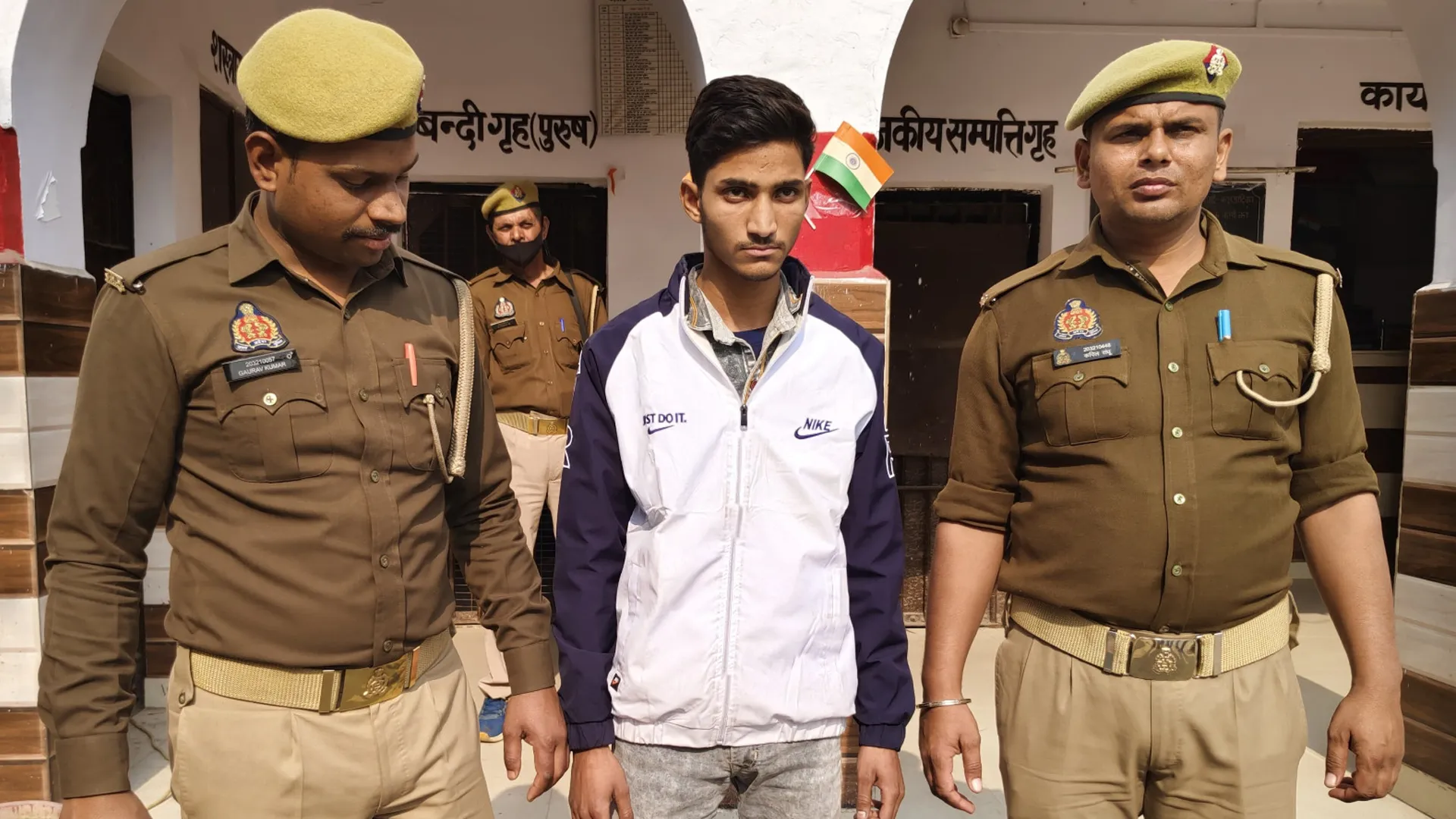 संभल : पाकिस्तानी मौलवी से बात करने वाले मोहम्मद आकिल पर राष्ट्रद्रोह के तहत कार्रवाई