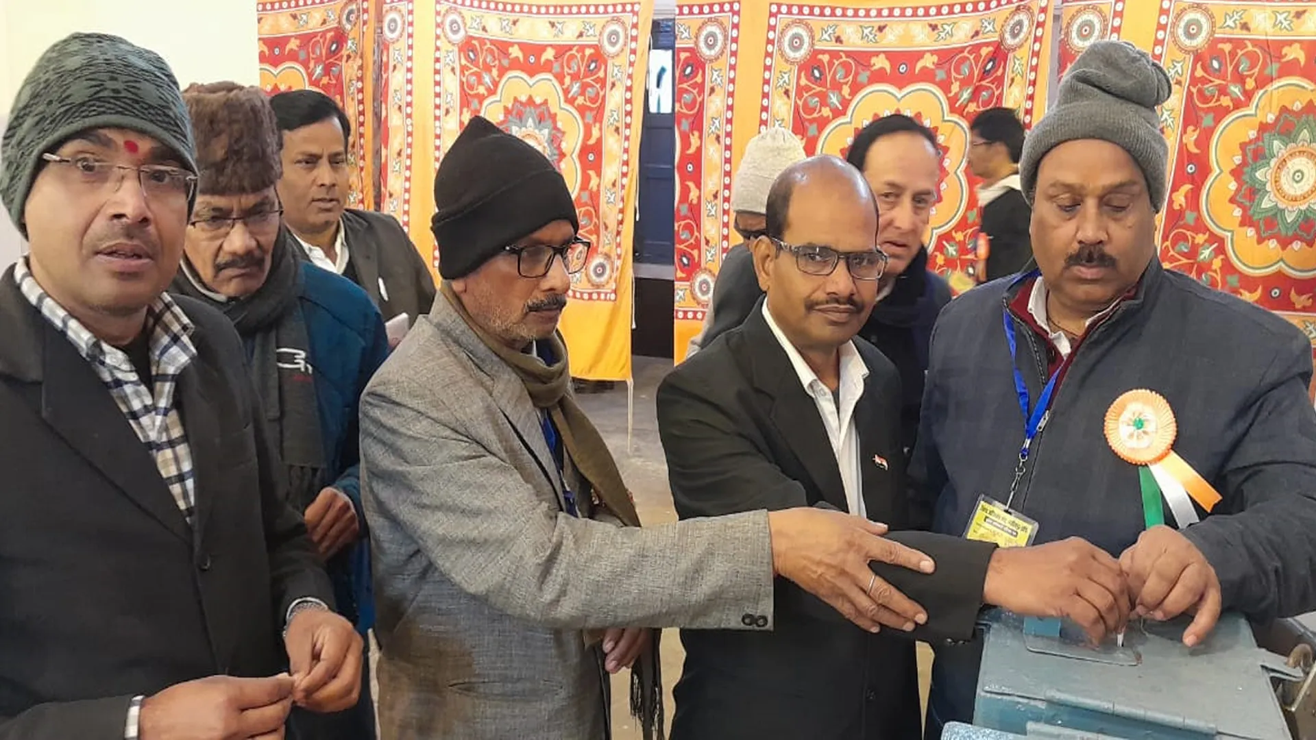 लखीमपुर खीरी : जिला अधिवक्ता संघ चुनाव....गहमागहमी के बीच 88.20 प्रतिशत शांतिपूर्ण मतदान