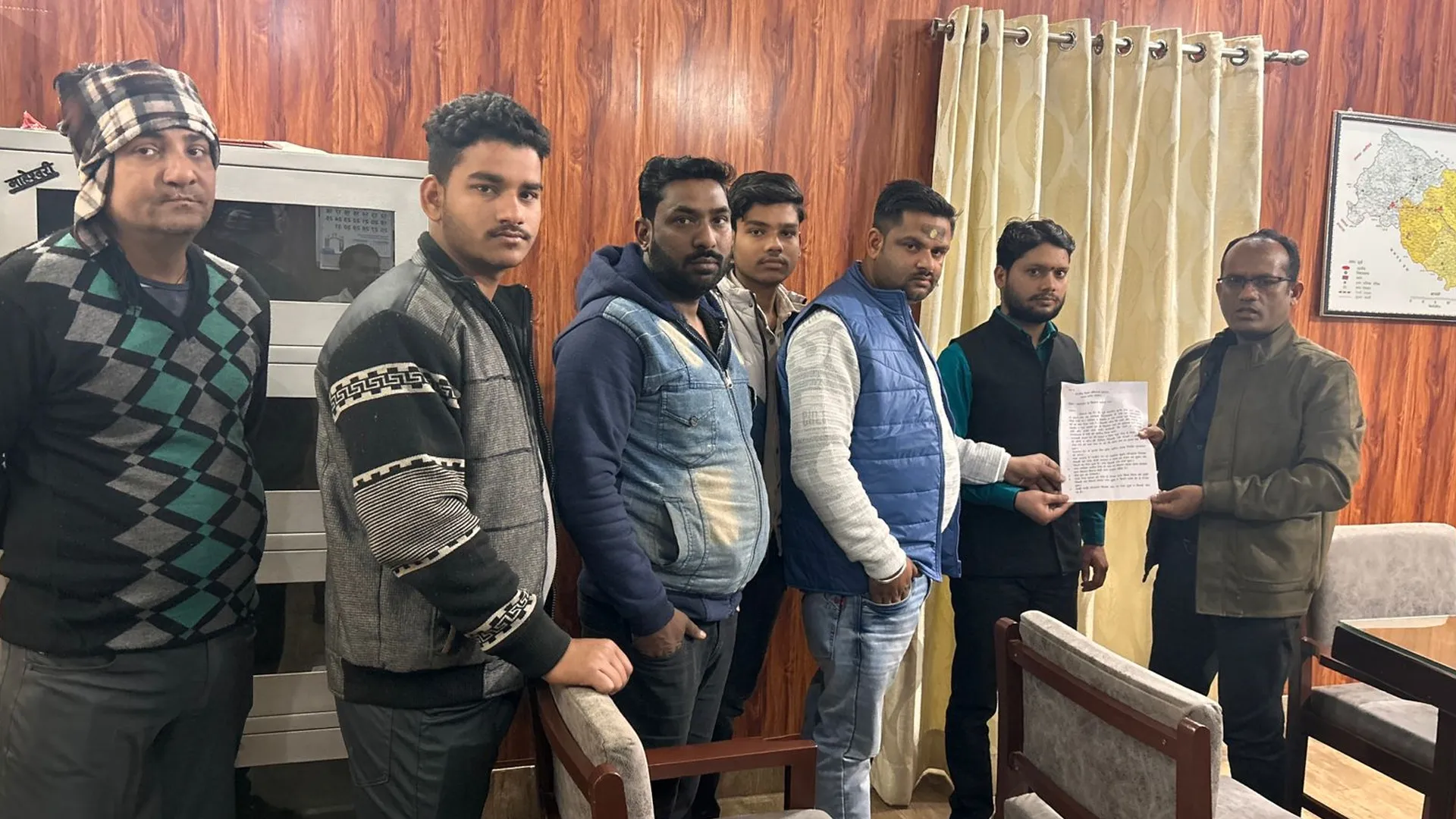 कासगंज: सोरों नगर पालिका में भ्रष्टाचार का आरोप...19 बिंदुओं पर विहिप व बजरंग दल ने मांगा हिसाब