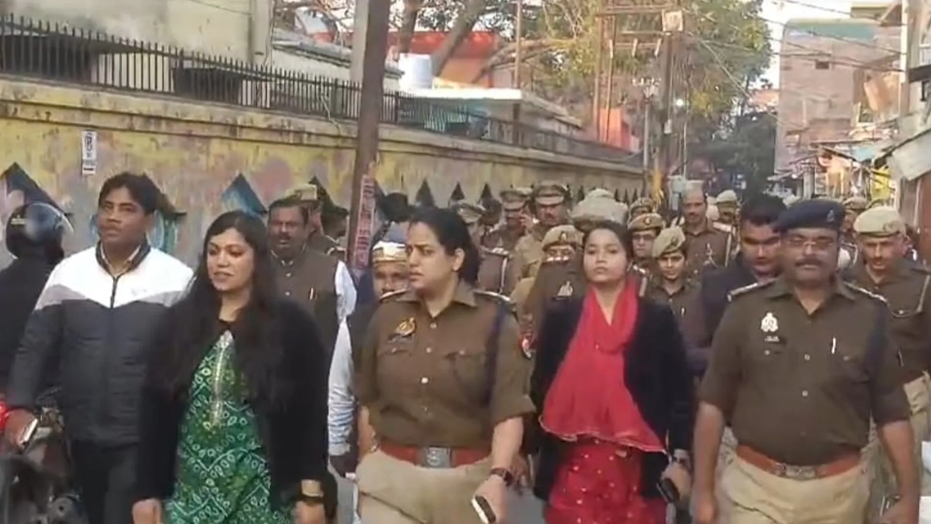 कासगंज: गणतंत्र दिवस से पहले अलर्ट, डीएम व एसपी निकले सड़कों पर